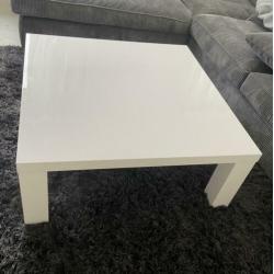 Mooie witte hoogglans salontafel