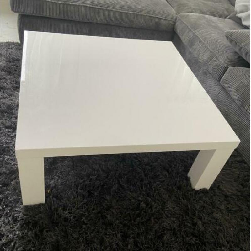 Mooie witte hoogglans salontafel