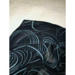 Zwart met groen design. Blouse transparant Maat L