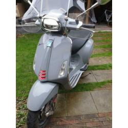 Vespa Sprint Nardo Grey - 1060km - staat = nieuw