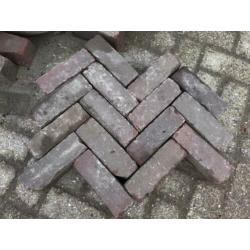 Ca. 50m2 ode gebakken klinkers Dikformaten Rood-Paars V53A