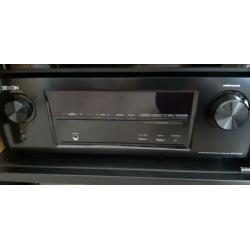 Denon receiver inclusief 5.1 JBL set en Yamaha subwoofer.