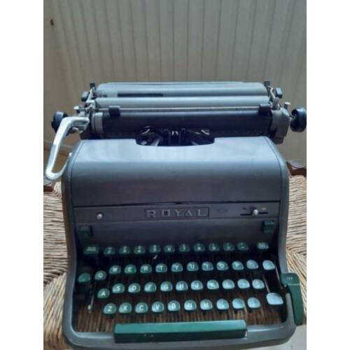 vintage typemachine Royal
