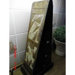 leuk bruin houten kastje met 3 laatjes