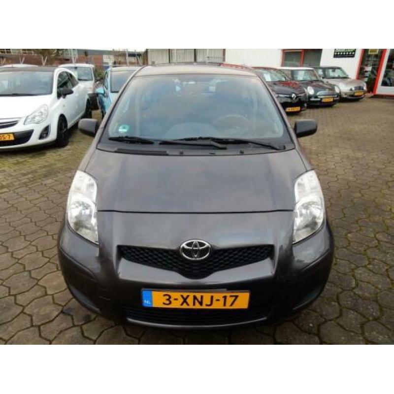 Toyota Yaris 1.0 VVTi Cool / Metallic lak / Elektr rambed /