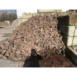 Ca. 50m2 ode gebakken klinkers Dikformaten Rood-Paars V53A