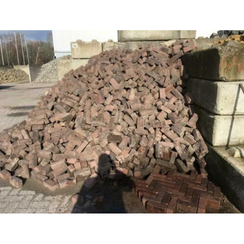 Ca. 50m2 ode gebakken klinkers Dikformaten Rood-Paars V53A