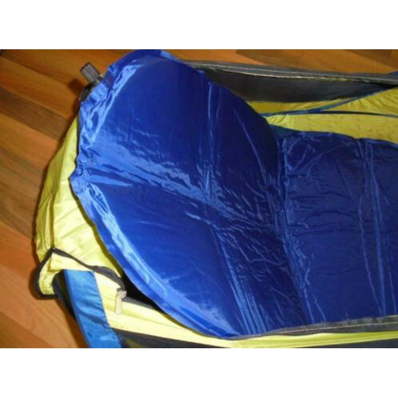 Deryan travel cot baby