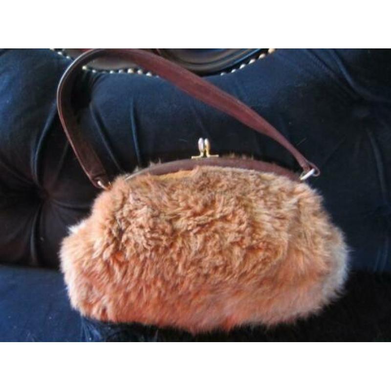 T16 tasje konijnen-bont breed 25cm hoog 16cm hengsel hoog 1