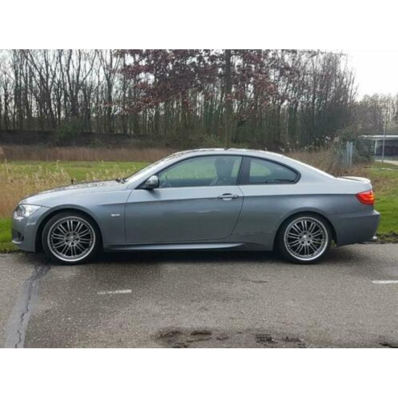 BMW 3-Serie Coupe 2.0 D 320 2010 Grijs high executive