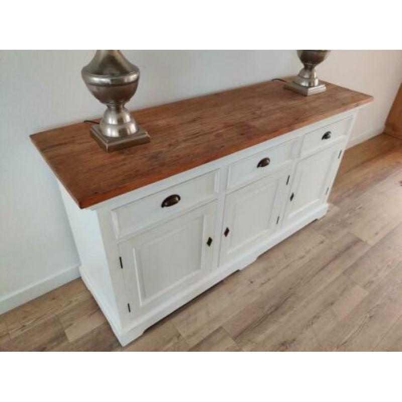 Landelijk dressoir + tv kast + tafel + bijzettafel in goede