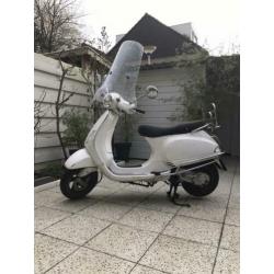 Vespa LX (1e eigenaar)