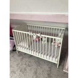 Babyledikant wit ikea