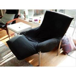 Grote Ikea fauteuil met voetensteun.