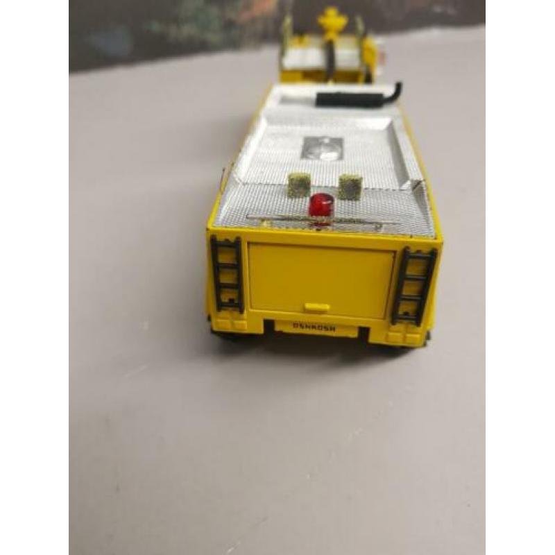 Te Koop Crashtender Oskosh Rosenbauer 1/50 metaal van Conrad