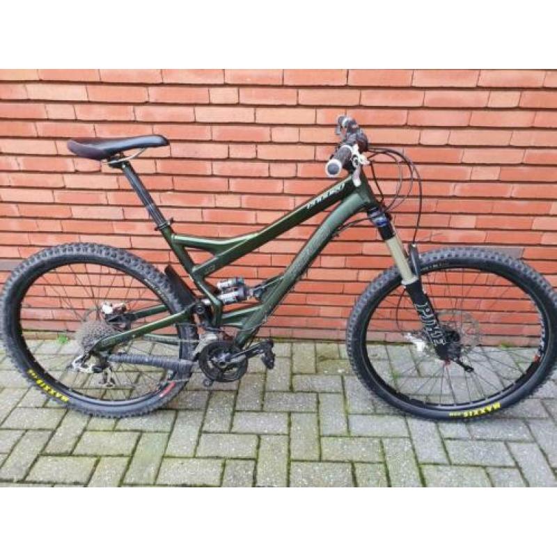 Specialized Enduro Elite 26" full suspension maat L