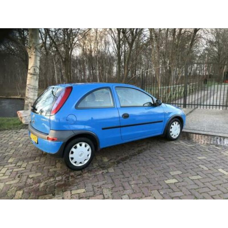 Opel Corsa 1.2 met nw APK!