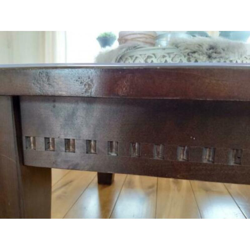 Leuke, stevige koloniaalse salontafel 75 cm bij 130 cm