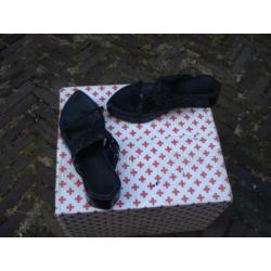 GRATIS VERZENDEN SEXY ZWARTE LEREN PLATEAU SLiPPERS 38