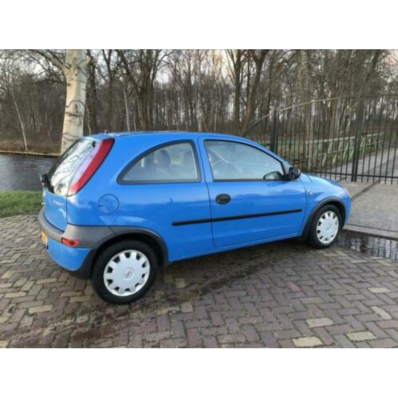 Opel Corsa 1.2 met nw APK!