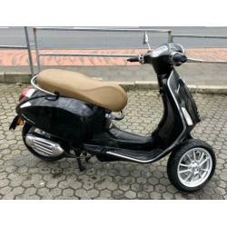 Vespa Primavera 50 iGet USB LED 2020 Model Schade duitse pap