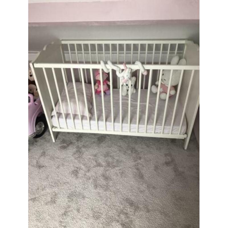 Babyledikant wit ikea