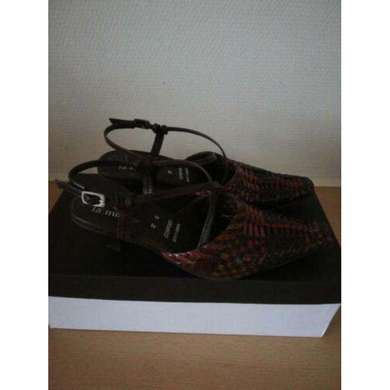 Bruine schoenen met klein hakje van LA Mia, mt 37