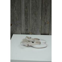 MANFIELD leren witte ballerina's subtiel hakje 39