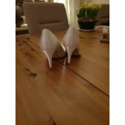 Trouwschoenen merk pink ecru
