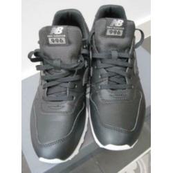 NIEUW: NEW BALANCE zwarte SNEAKERS / SPORTSCHOENEN, maat 39!