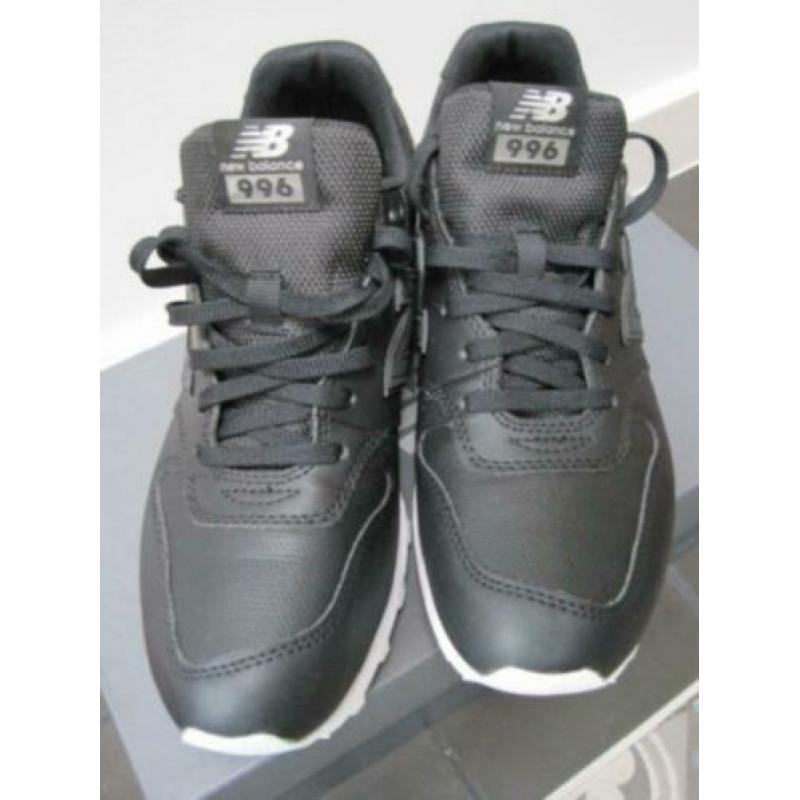 NIEUW: NEW BALANCE zwarte SNEAKERS / SPORTSCHOENEN, maat 39!