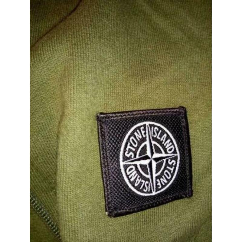 Stone Island - vest - groen - l valt als een m