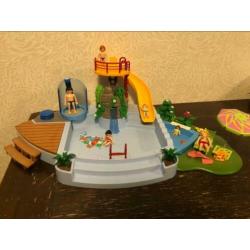 Diverse Playmobile sets oa zwembad en camper