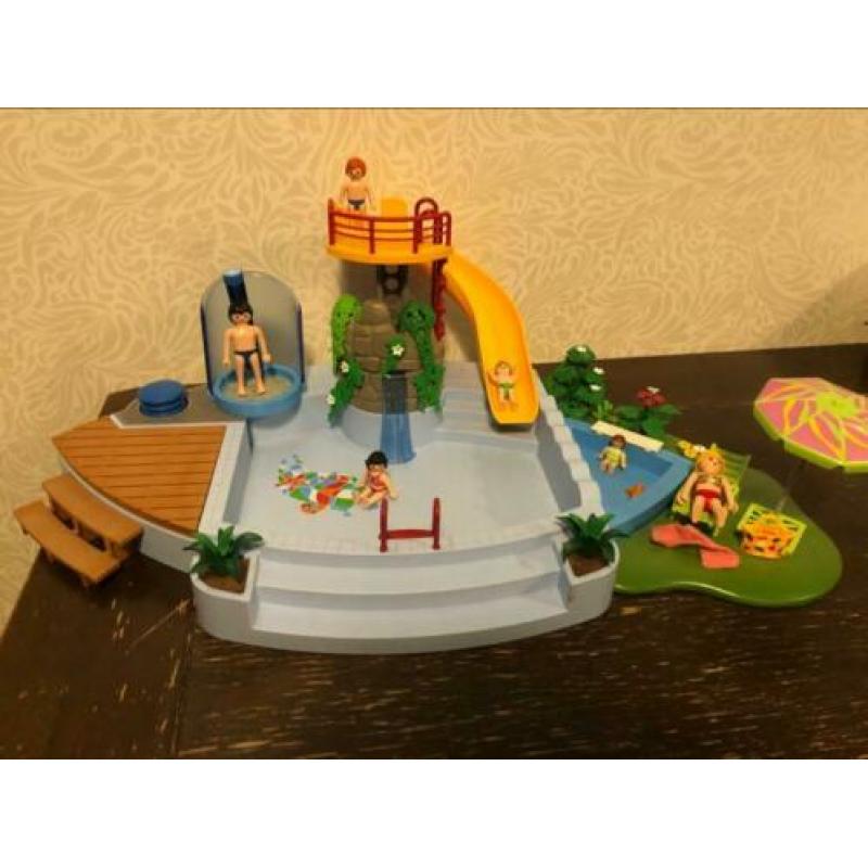 Diverse Playmobile sets oa zwembad en camper