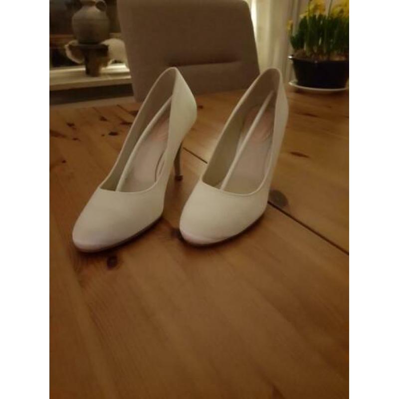 Trouwschoenen merk pink ecru