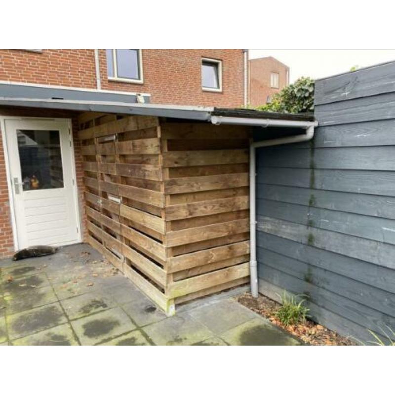 Chaletachtig tuinhuisje met schuin dak