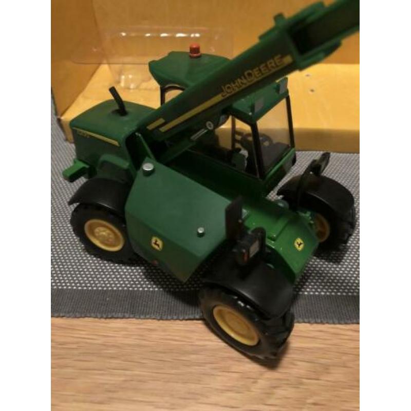John Deere Telehandler 1:32