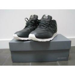 NIEUW: NEW BALANCE zwarte SNEAKERS / SPORTSCHOENEN, maat 39!