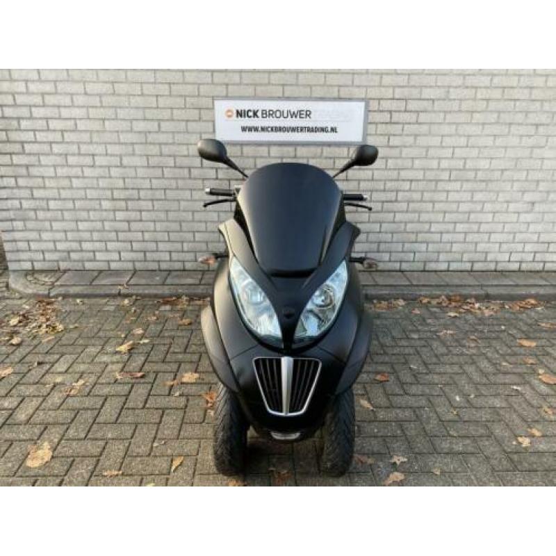 Piaggio MP3 400 LT Sport 16 X MP3 400 op voorraad (bj 2009)