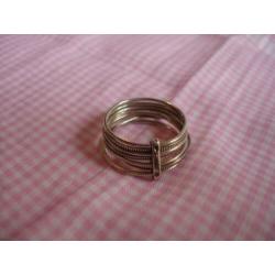 ?€24,50 MOOIE ANTIEKE ZILVEREN RING MT 17 - vcmr
