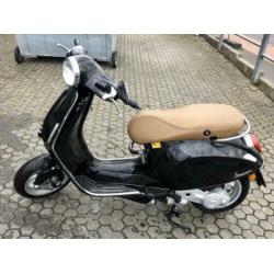 Vespa Primavera 50 iGet USB LED 2020 Model Schade duitse pap