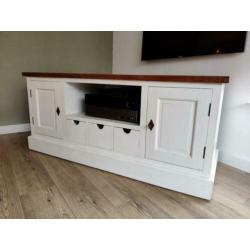 Landelijk dressoir + tv kast + tafel + bijzettafel in goede