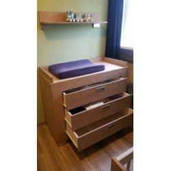 Complete babykamer, 4 delig. Ledikant, kast, commode, plank