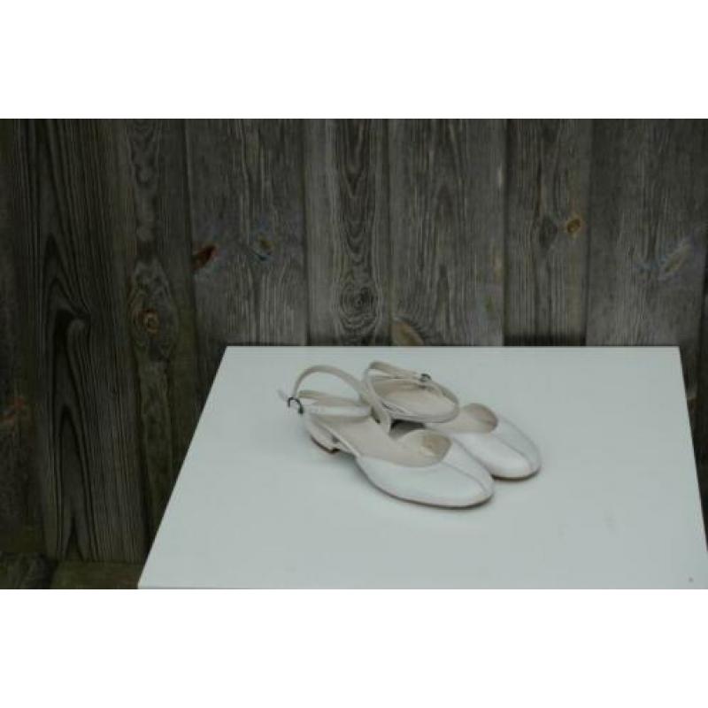 MANFIELD leren witte ballerina's subtiel hakje 39