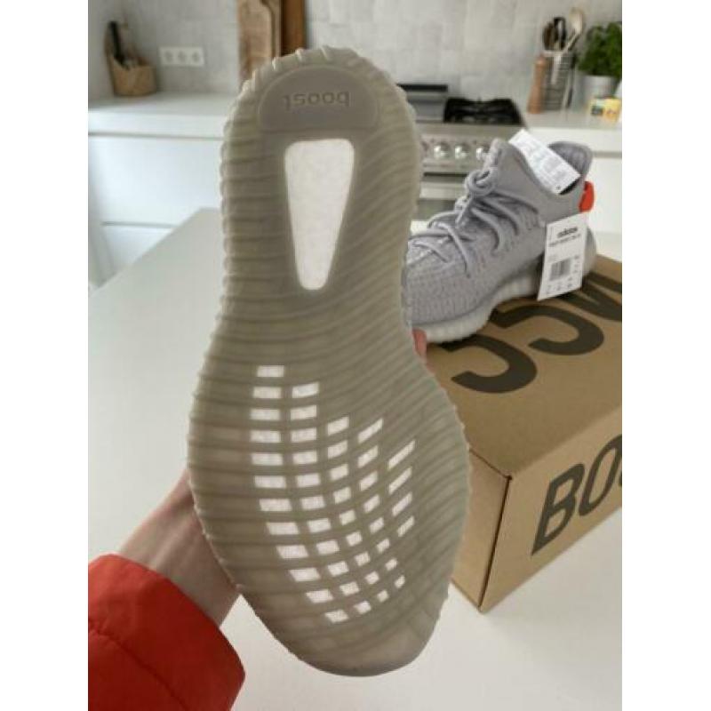 Yeezy boost 350v2 Tail light