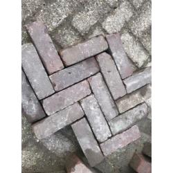 Ca. 50m2 ode gebakken klinkers Dikformaten Rood-Paars V53A