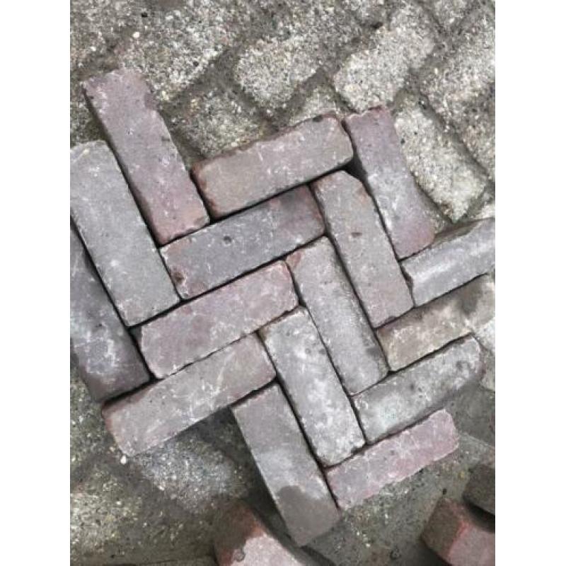 Ca. 50m2 ode gebakken klinkers Dikformaten Rood-Paars V53A