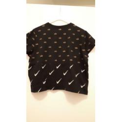 T-shirt van Nike, maat XL, kort model.