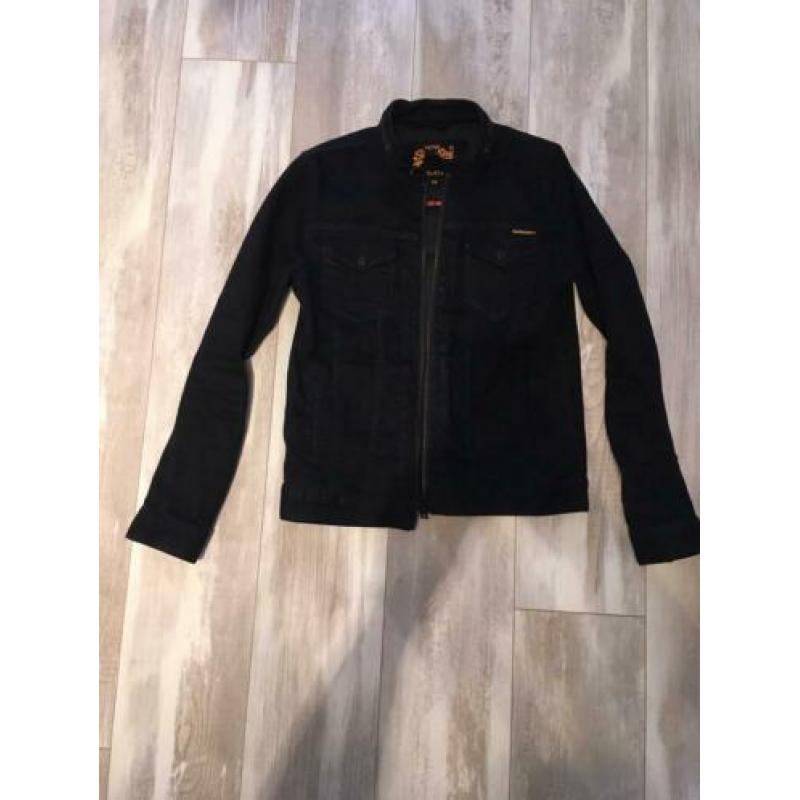 Leuk(e) jas(je) van Superdry