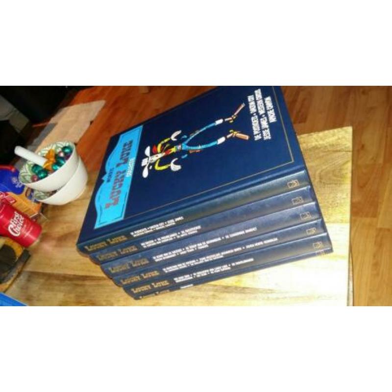 Box met 6 albums van Lucky luke, Complete Dargaud collectie